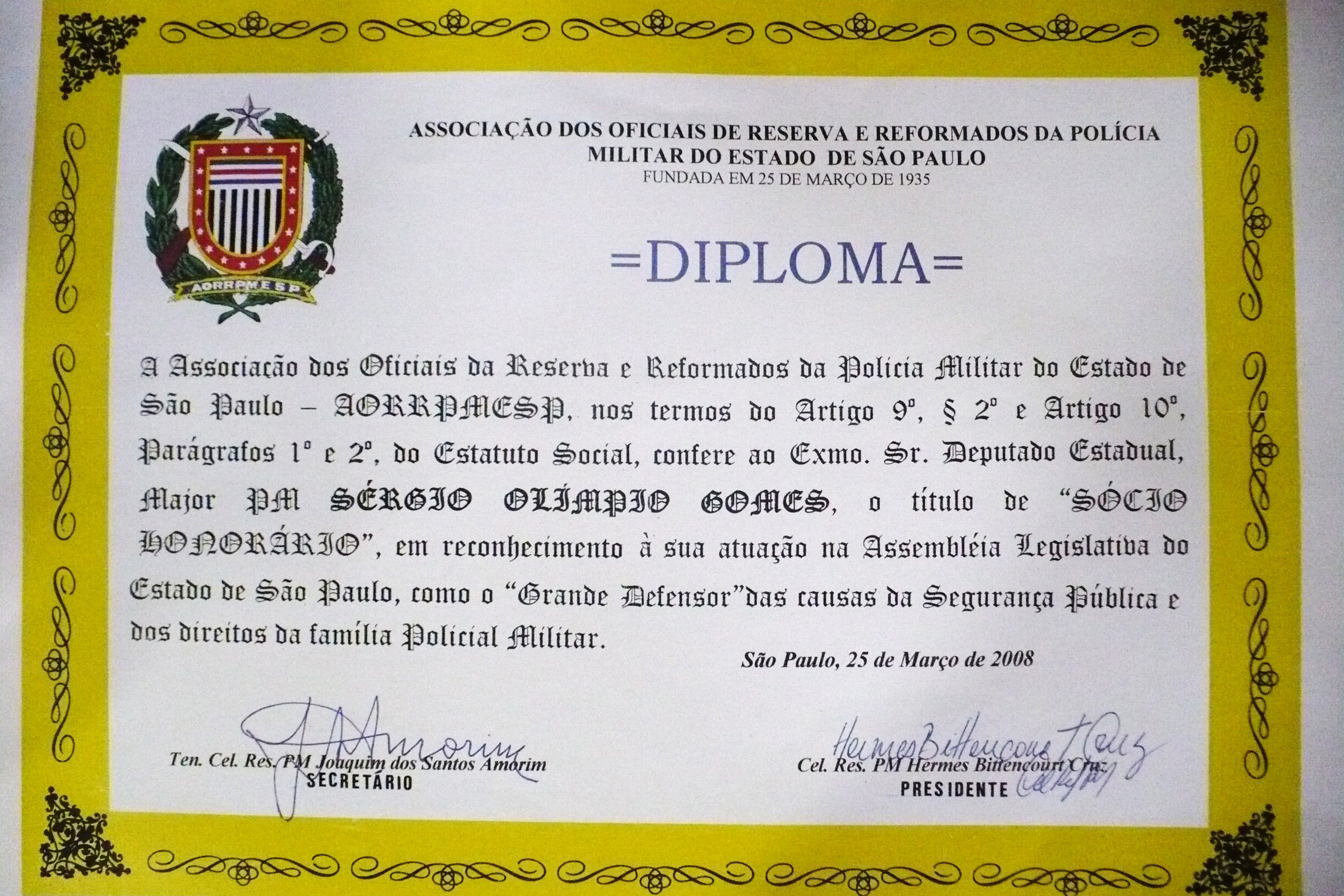 Diploma de scio honorrio do deputado Olmpio Gomes<a style='float:right;color:#ccc' href='https://www3.al.sp.gov.br/repositorio/noticia/04-2008/OLIMPIO OFICIAIS RESERVA.jpg' target=_blank><i class='bi bi-zoom-in'></i> Clique para ver a imagem </a>